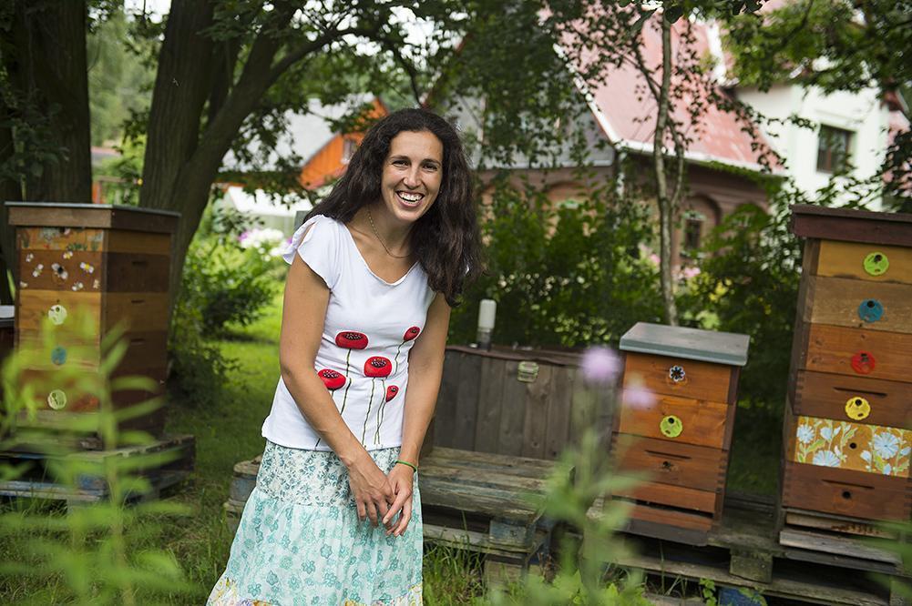 Kleine Familienfarm Bienenparadies - Die Imkerin Štěpánka Dlouhá