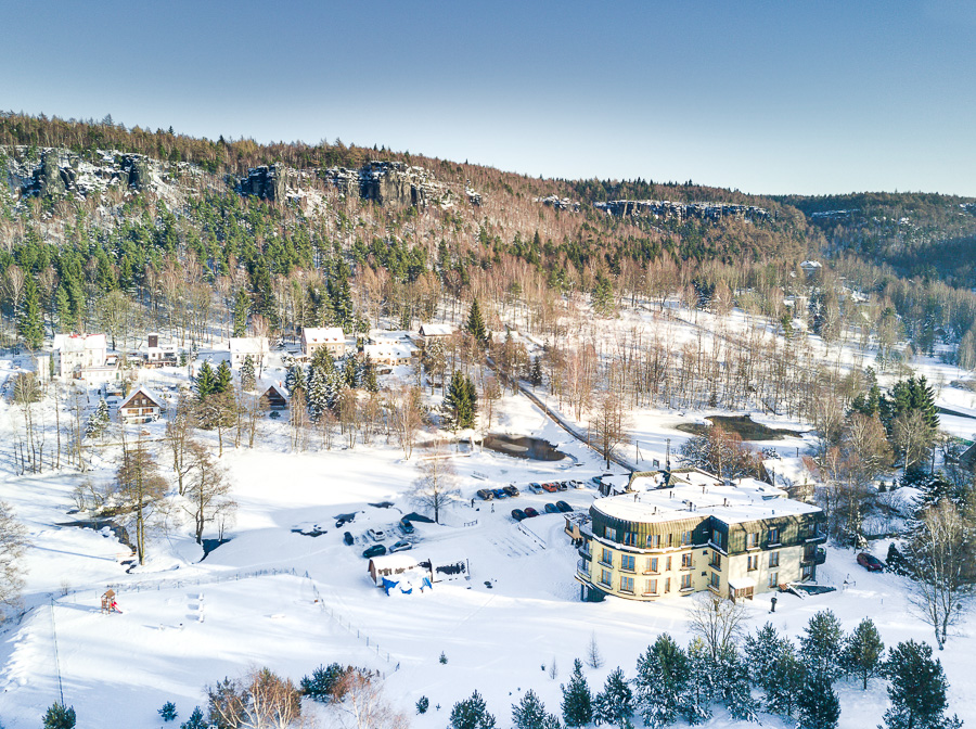 Wellness Hotel Ostrov - Außengelände