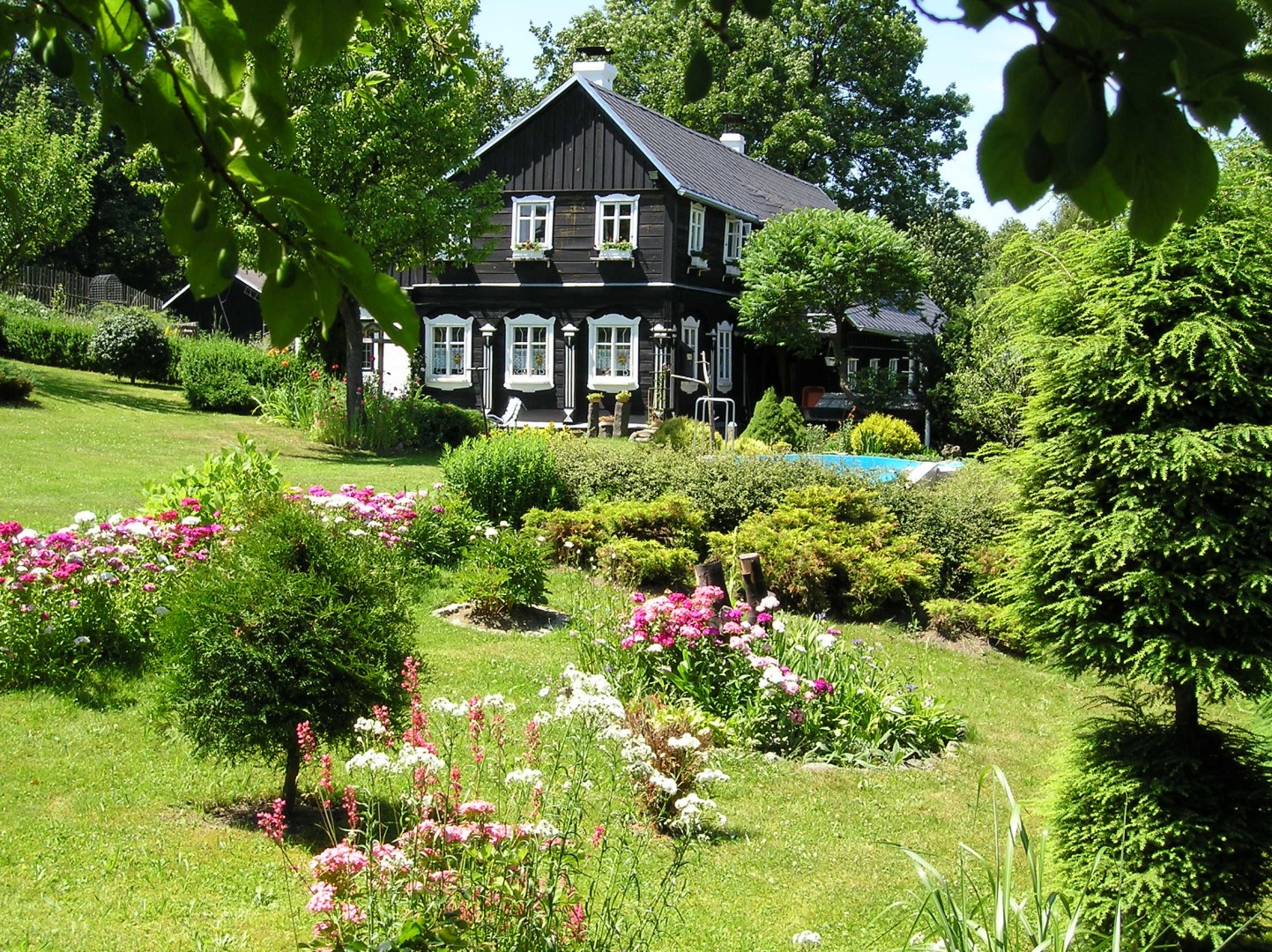 Jindriska Havelkova - Dekorationskeramik für Haus und Garten