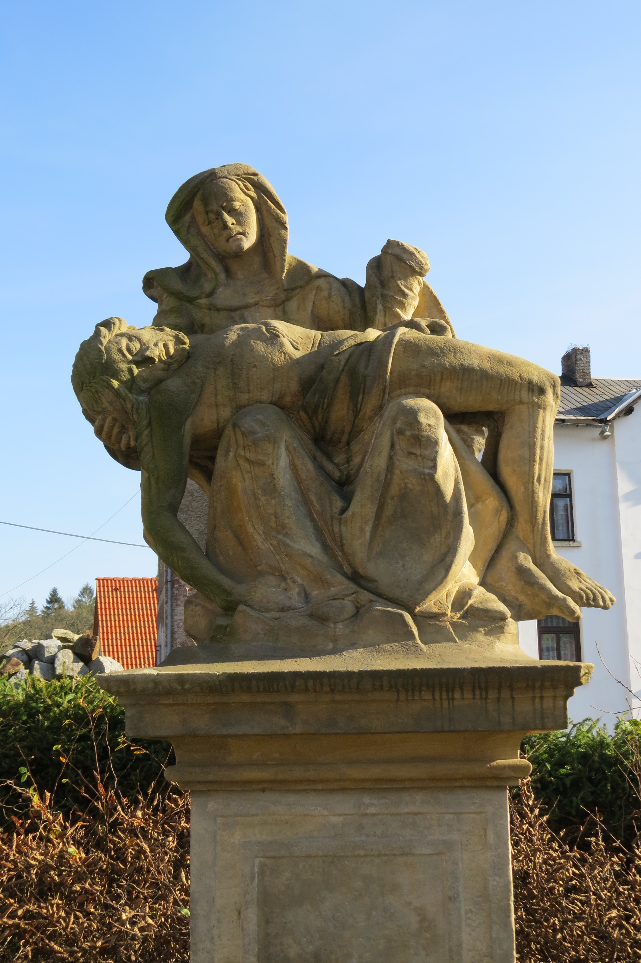 Barokní socha Piety