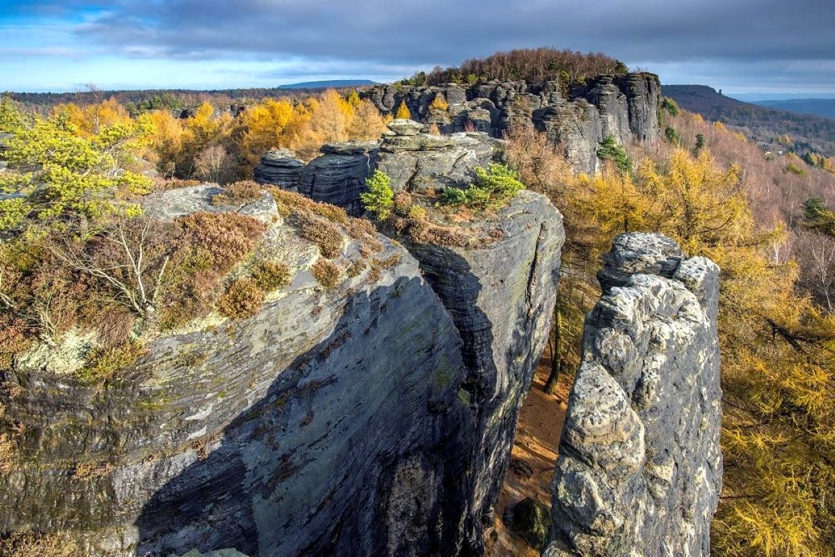 Levý břeh - Tiské stěny