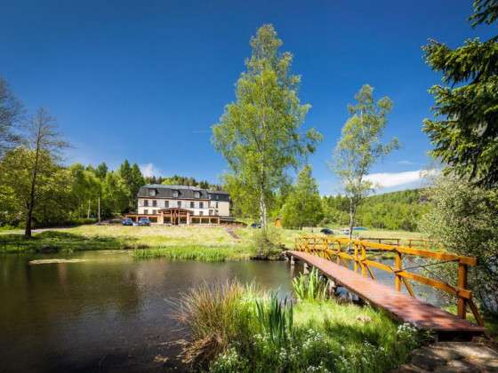 Restaurant Ostrov - Umgebung und Gebäude