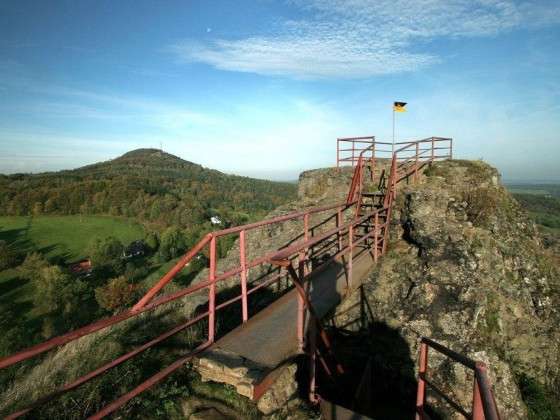 Blick von der Burg Tollenstein zum Tannenberg