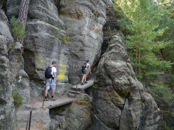 Felsenstadt bei Kyjov - Aufstieg zum Oberen Karlstein