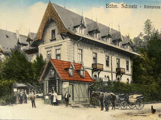 historická pohlednice hotelu na Mezní Louce