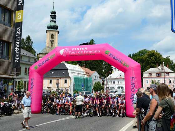 Tour de Feminin start