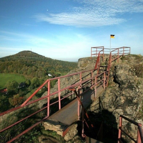 Blick von der Burg Tollenstein zum Tannenberg