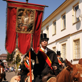 Velikonoční jízda v Mikulášovicích