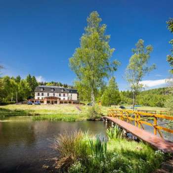 Restaurant Ostrov - Umgebung und Gebäude