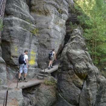 Felsenstadt bei Kyjov - Aufstieg zum Oberen Karlstein