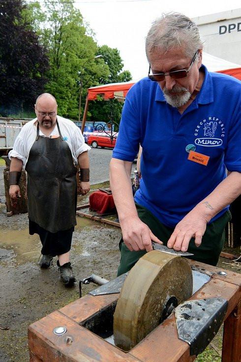 Fest der Messerschmiede in Mikulášovice