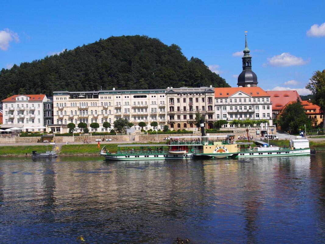 Bycicle tour Bohemian Saxon Switzerland along the Elbe river to Bad Schandau 