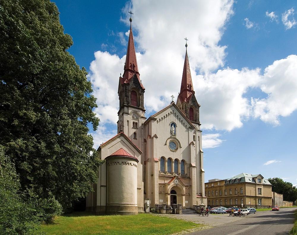 Filipov u Jiříkova - poutní kostel Panny Marie Pomocnice křesťanů (foto Jiří Stejskal)