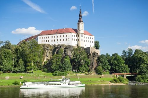 Děčín, Schloss und Elbufer
