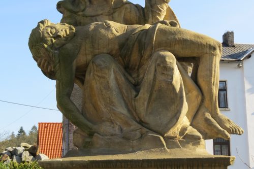 Barokní socha Piety