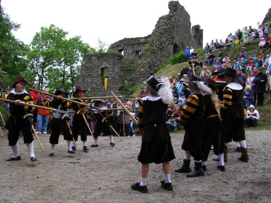 Zřícenina hradu Tolštejn