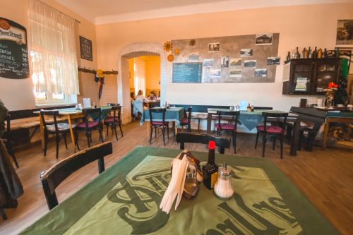 Restaurace Jedlová, nádraží